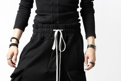 画像をギャラリービューアに読み込む, DEFORMATER.® HANGING DROP CROTCH CARGO SHORTS / COTTON SWEAT (BLACK)