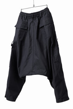 Load image into Gallery viewer, Y&#39;s MULTI POCKETS SAROUEL PANTS / BACK SATIN VULCANIZATION COTTON (BLACK)