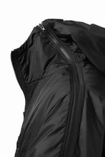 Load image into Gallery viewer, Y&#39;s BANG ON! No.117 REVERSIBLE NYLON TWILL HOODED BLOUSON (BLACK) ※