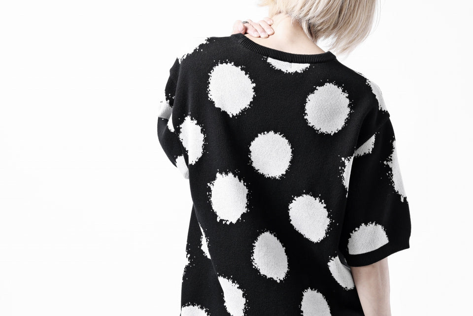 Load image into Gallery viewer, Y&#39;s.... HALF SLEEVE KNIT TOPS / JACQUARD WHITE DOTS (BLACK)