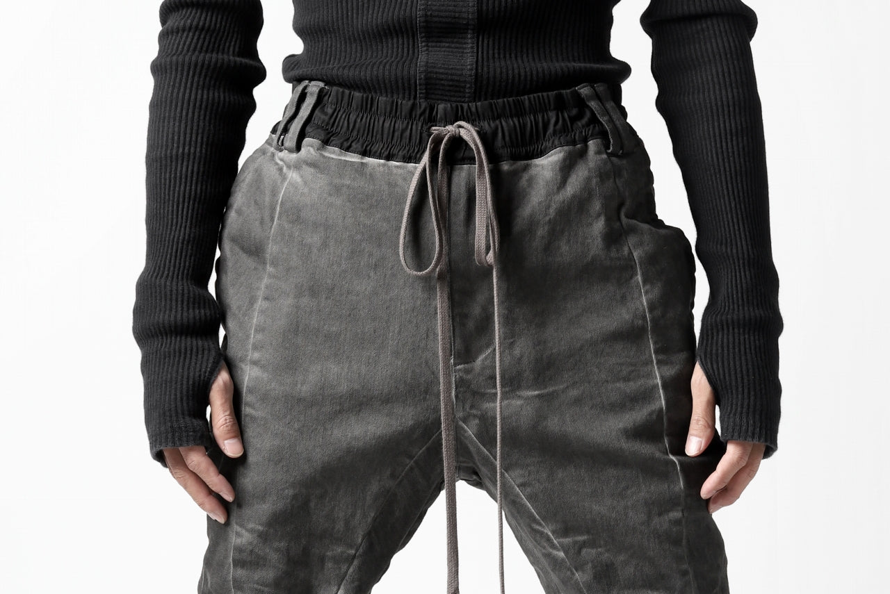 A.F ARTEFACT ANATOMICAL FITTED LONG PANTS / COLD DYED STRETCH DENIM (GREY)