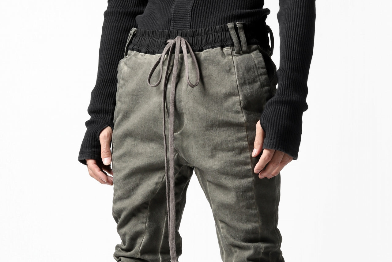 A.F ARTEFACT ANATOMICAL FITTED LONG PANTS / COLD DYED STRETCH DENIM (KHAKI)