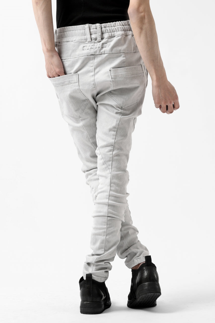 A.F ARTEFACT -thin-3D- DUST DYED DENIM ANATOMICAL PANTS (WHITE)