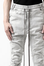 画像をギャラリービューアに読み込む, A.F ARTEFACT -thin-3D- DUST DYED DENIM ANATOMICAL PANTS (WHITE)