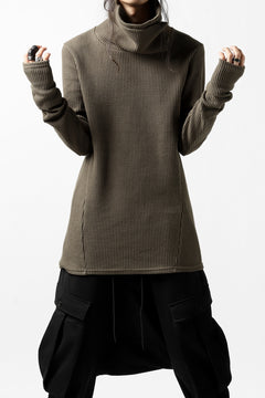 Load image into Gallery viewer, A.F ARTEFACT exclusive HIGH NECK WRAP TOPS / WAFFLE JERSEY (KHAKI)