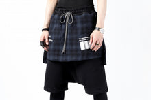 Load image into Gallery viewer, A.F ARTEFACT exclusive &quot;BOXY&quot; DOCKING SARROUEL SHORTS (BLACK×CHECK)