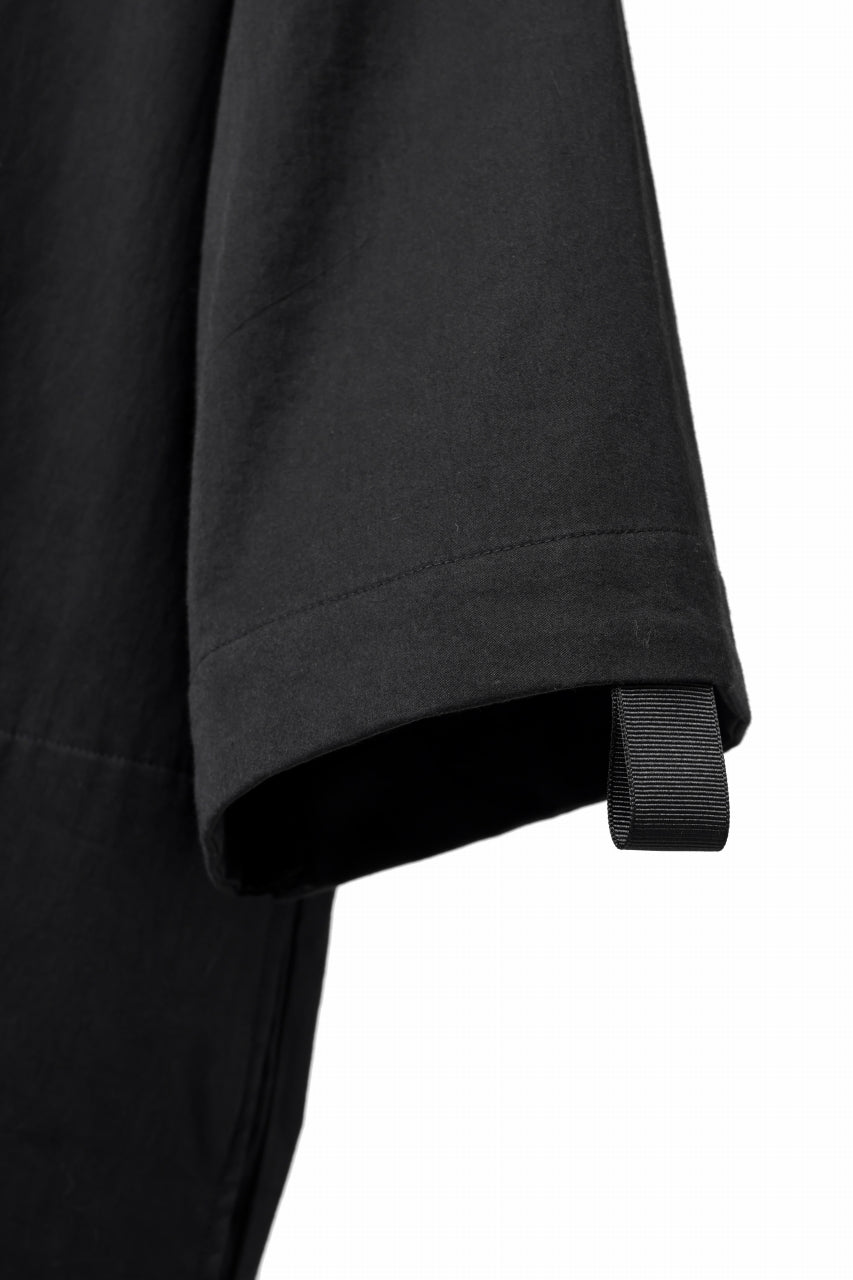 A.F ARTEFACT -MINIMAL- ROUND-NECK SHIRT (BLACK)