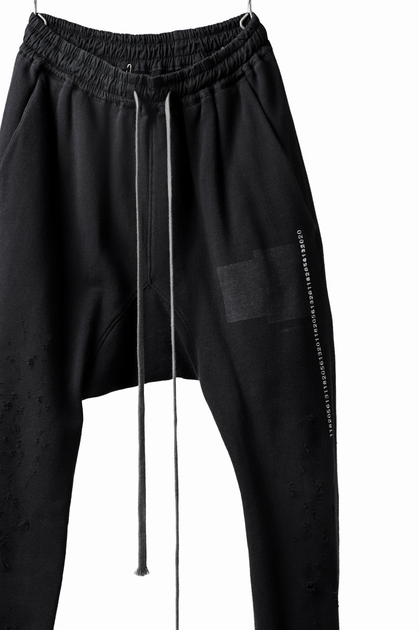 A.F ARTEFACT "Trunk-Show" SWEATER SARROUEL CUFFPANTS / DAMAGE & EMBROIDERY (BLACK)