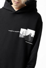 画像をギャラリービューアに読み込む, A.F ARTEFACT &quot;CHEST&quot; SWEATER HOODIE (BLACK)