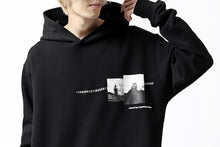 画像をギャラリービューアに読み込む, A.F ARTEFACT &quot;CHEST&quot; SWEATER HOODIE (BLACK)