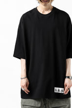Load image into Gallery viewer, A.F ARTEFACT &quot;flank” BOXYFIT T-SHIRT (BLACK)