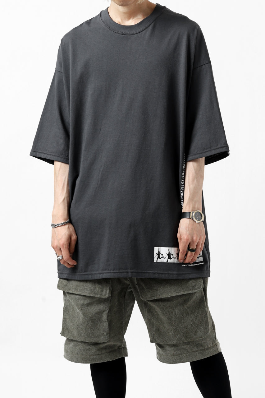 A.F ARTEFACT "flank” BOXYFIT T-SHIRT (GREY)