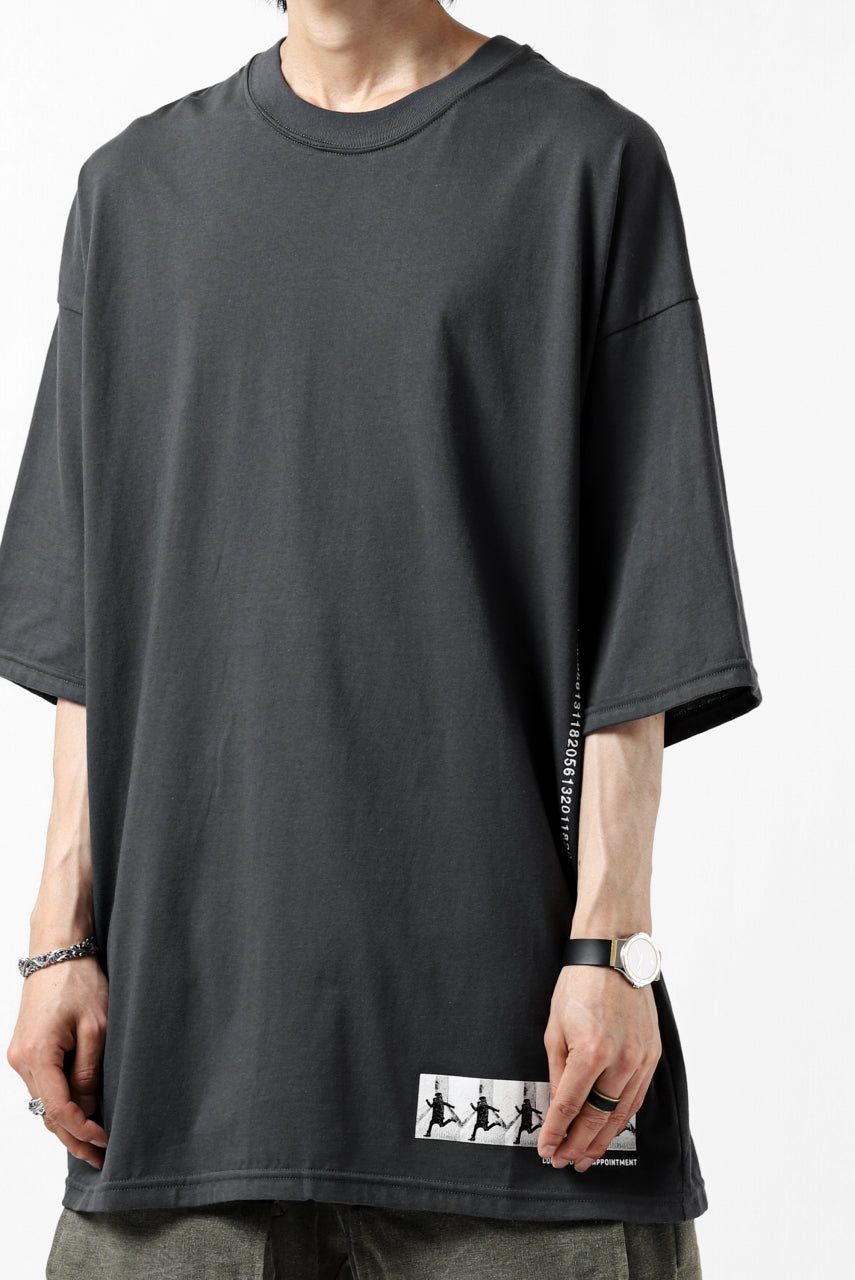 A.F ARTEFACT "flank” BOXYFIT T-SHIRT (GREY)