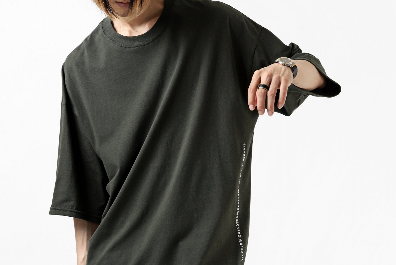 A.F ARTEFACT "flank” BOXYFIT T-SHIRT (KHAKI)