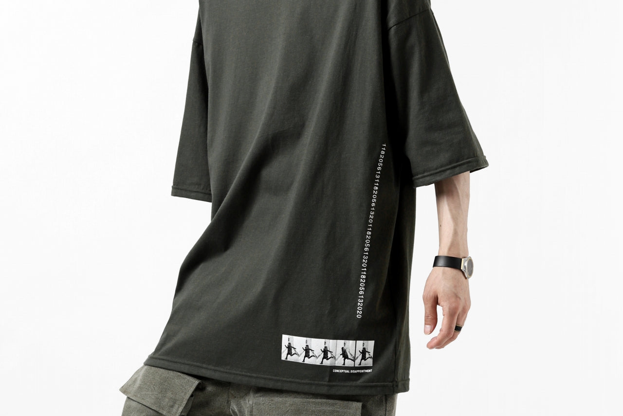 A.F ARTEFACT "flank” BOXYFIT T-SHIRT (KHAKI)