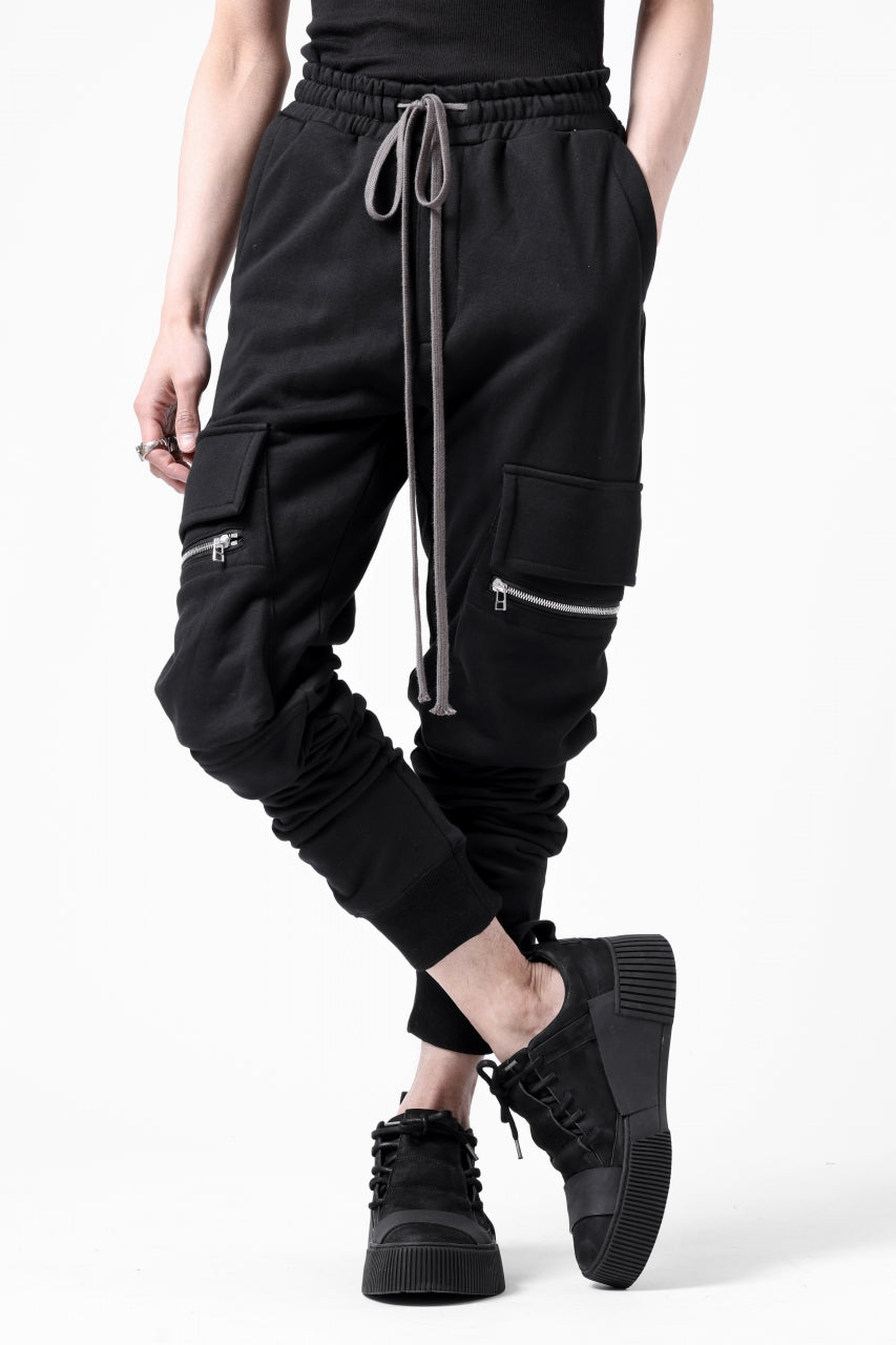 A.F ARTEFACT -SLICKY2- SWEATER SLIM CUFF PANTS (BLACK)