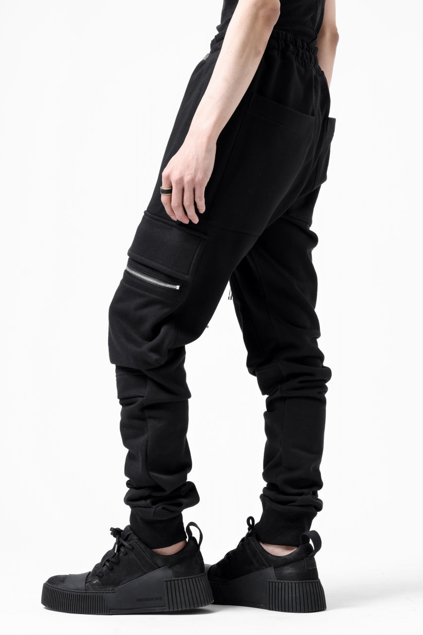 A.F ARTEFACT -SLICKY2- SWEATER SLIM CUFF PANTS (BLACK)