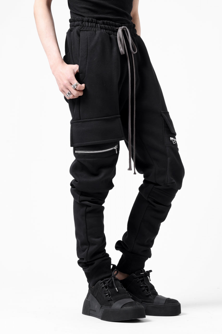 A.F ARTEFACT -SLICKY2- SWEATER SLIM CUFF PANTS (BLACK)