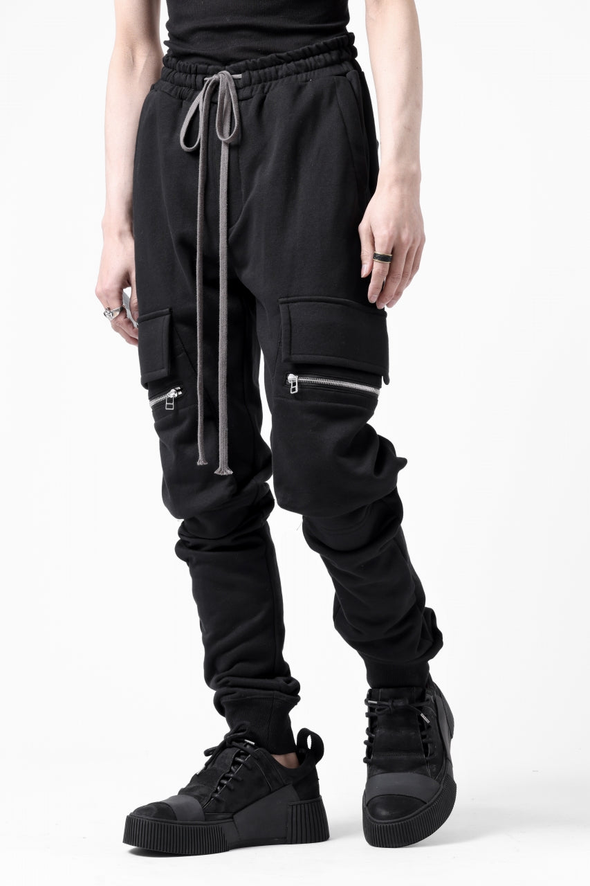 A.F ARTEFACT -SLICKY2- SWEATER SLIM CUFF PANTS (BLACK)