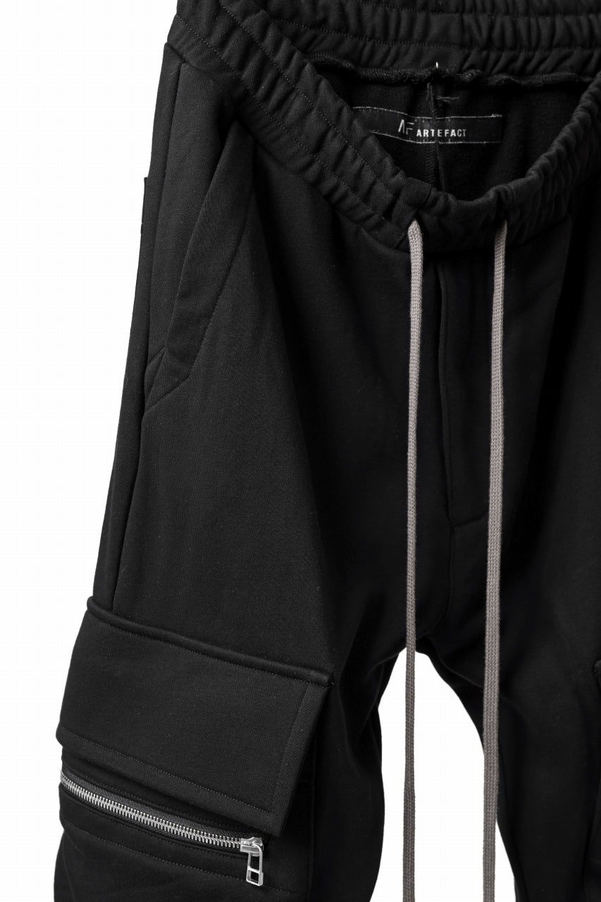 A.F ARTEFACT -SLICKY2- SWEATER SLIM CUFF PANTS (BLACK)