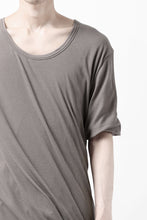 Load image into Gallery viewer, A.F ARTEFACT DRAP LAYERED TOPS / SUPIMA CO JERSEY (BROWN)
