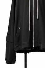 Load image into Gallery viewer, A.F ARTEFACT OVERSIZED COMBI ZIP HOODIE  / KNIT &amp; SWEAT (ALL BLACK)