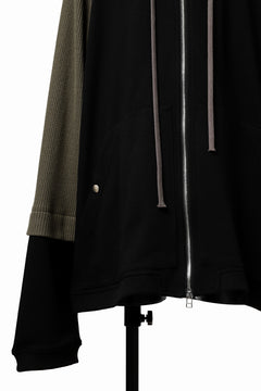 Load image into Gallery viewer, A.F ARTEFACT OVERSIZED COMBI ZIP HOODIE  / KNIT &amp; SWEAT (BLACK x KHAKI)