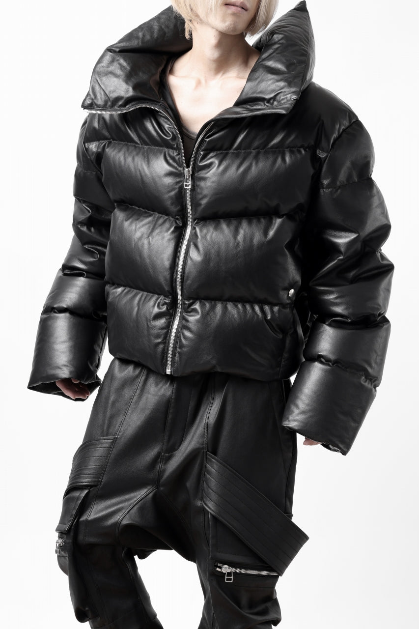 Load image into Gallery viewer, A.F ARTEFACT SHEEP SKIN LEATHER HIGH-NECK SHORT DOWN JACKET (BLACK)