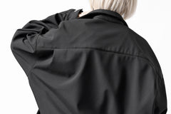 Load image into Gallery viewer, A.F ARTEFACT COCOON SHIRT JACKET / BONDING NYLON x FLEECE (BLACK)