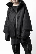 Load image into Gallery viewer, A.F ARTEFACT LAYERED WR HOODED JACKET / COATING COTTON GABARDINE (BLACK)