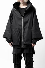 Load image into Gallery viewer, A.F ARTEFACT LAYERED WR HOODED JACKET / COATING COTTON GABARDINE (BLACK)