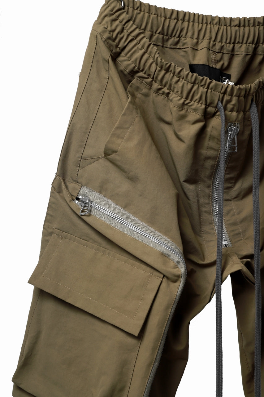 A.F ARTEFACT RADICAL-ZIP FIELD PANTS (BEIGE)