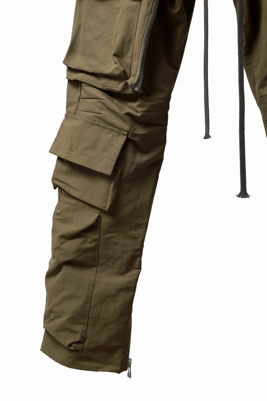 A.F ARTEFACT RADICAL-ZIP FIELD PANTS (BEIGE)