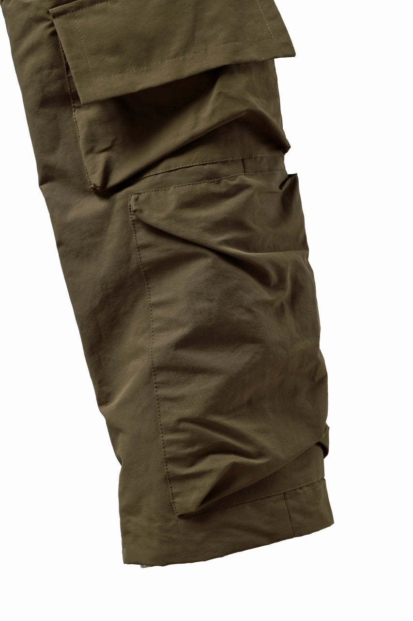 A.F ARTEFACT RADICAL-ZIP FIELD PANTS (BEIGE)