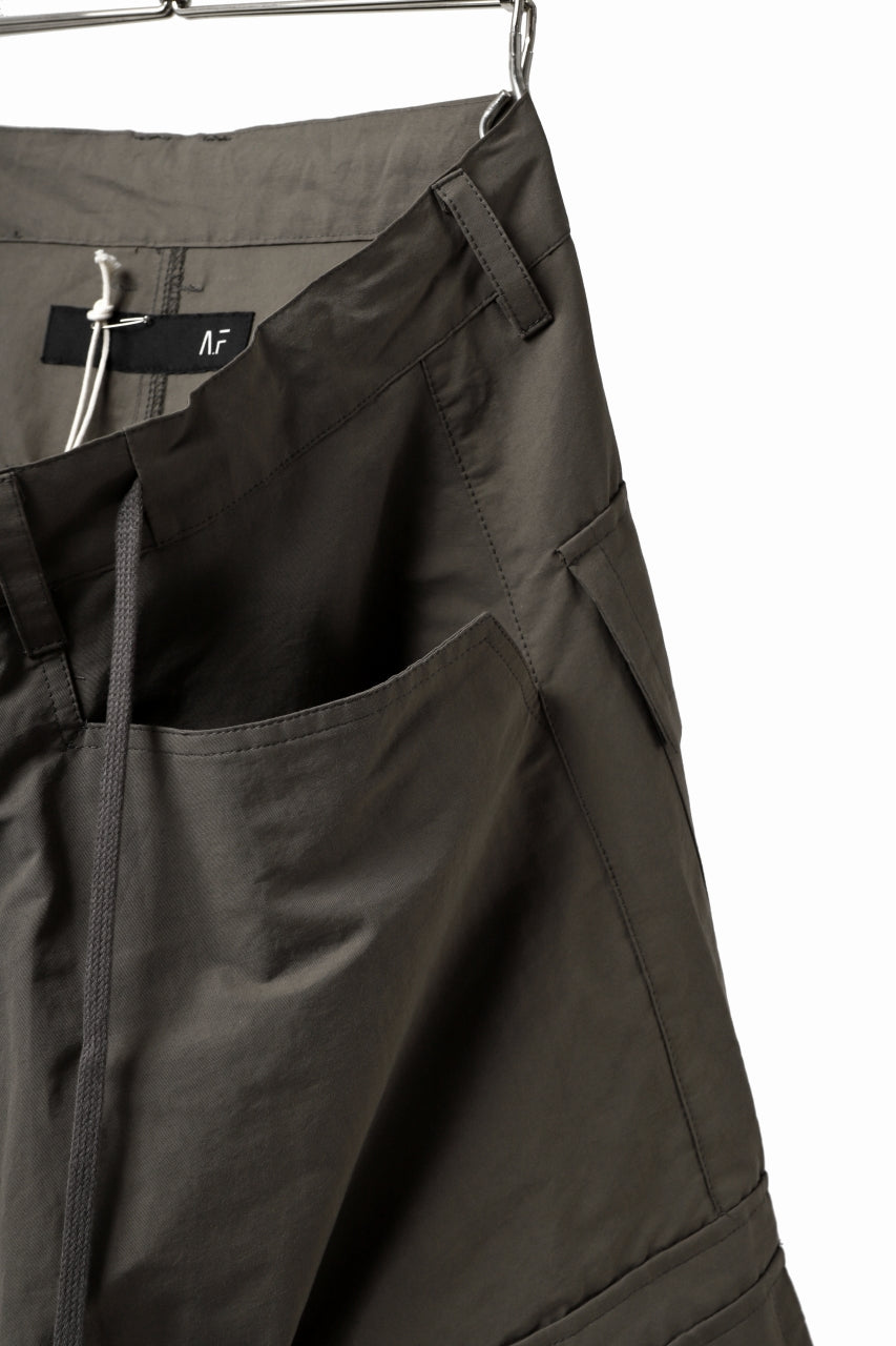 A.F ARTEFACT MILITARY SARROUEL WIDE PANTS (KHAKI)