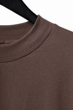 Load image into Gallery viewer, A.F ARTEFACT exclusive MOCK NECK LONG SLEEVE TEE / LIGHT JERSEY (BROWN)
