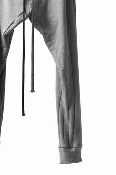Load image into Gallery viewer, A.F ARTEFACT &quot;Trunk-Show&quot; SWEATER EASY SLIM PANTS (L.GREY)