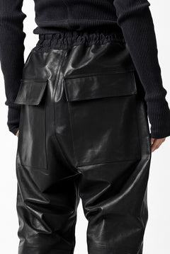 Load image into Gallery viewer, A.F ARTEFACT &quot;Trunk-Show&quot; HORSE LEATHER TROUSERS (BLACK)