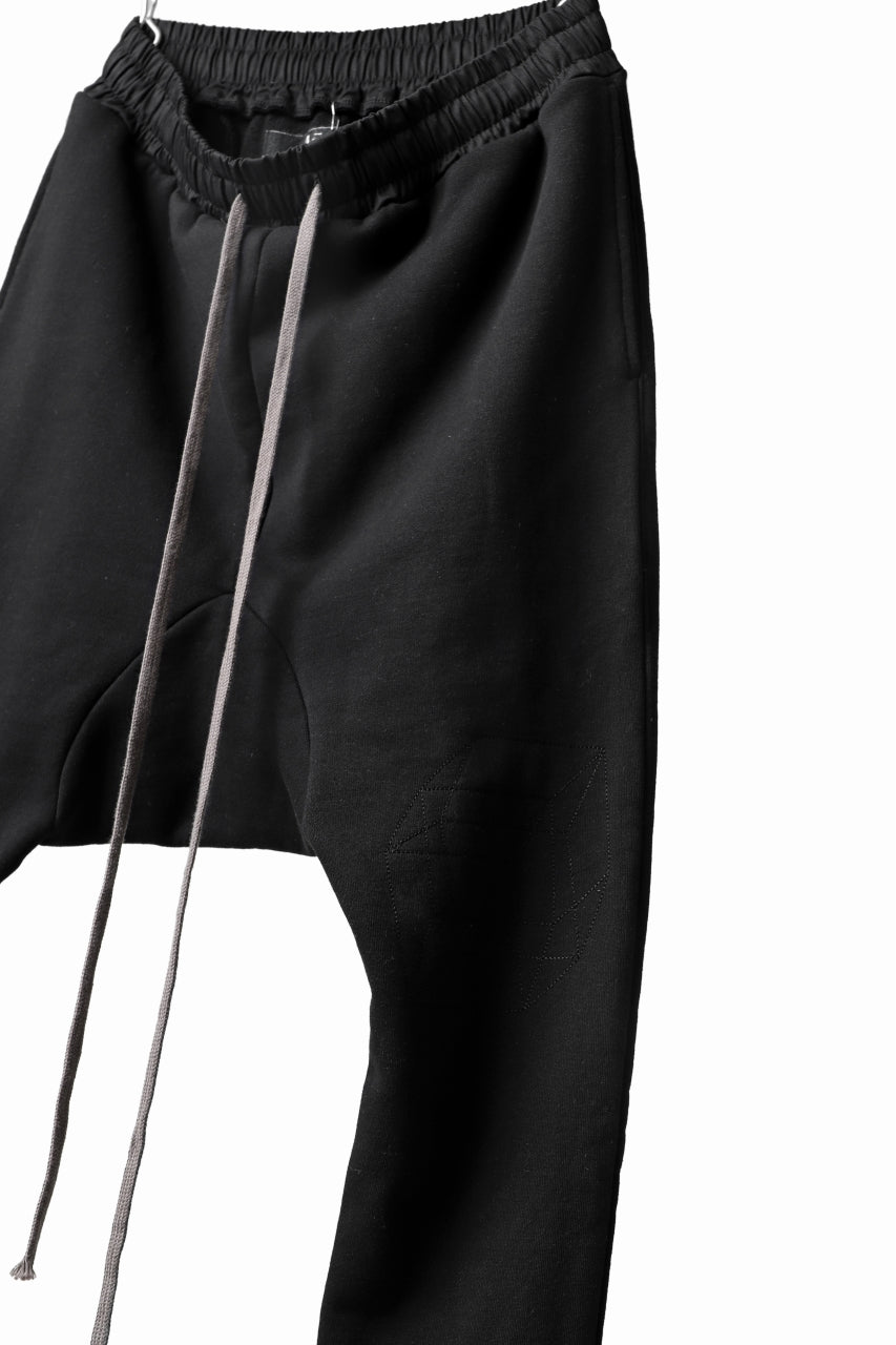 A.F ARTEFACT "Trunk-Show" SKINNY SARROUEL SWEAT PANTS / SHADOW EMBROIDERY (BLACK)