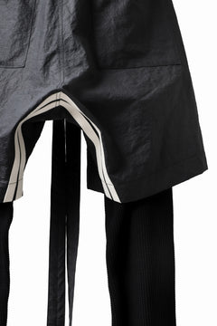 Load image into Gallery viewer, A.F ARTEFACT &quot;Trunk-Show&quot; SHORT LAYERED TROUSERS / SALT SHRINK NYLON &amp; WAFFLE (BLACK)