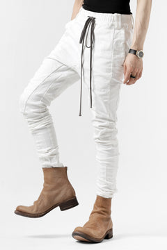 Load image into Gallery viewer, A.F ARTEFACT ANATOMICAL &quot;3D-SKINNY&quot; PANTS / WASHED STRETCH DENIM (WHITE)