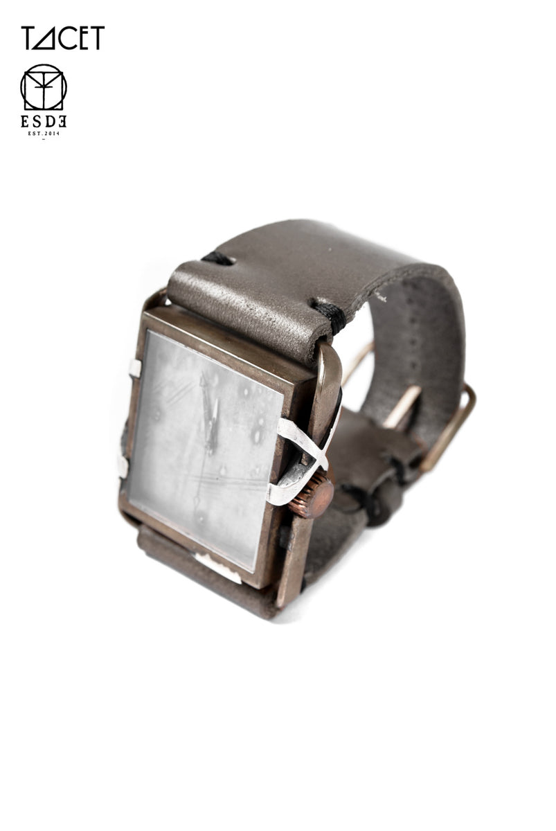 TACET x ESDE - Pyramid watch in brass with Black Diamond (Automatic ...