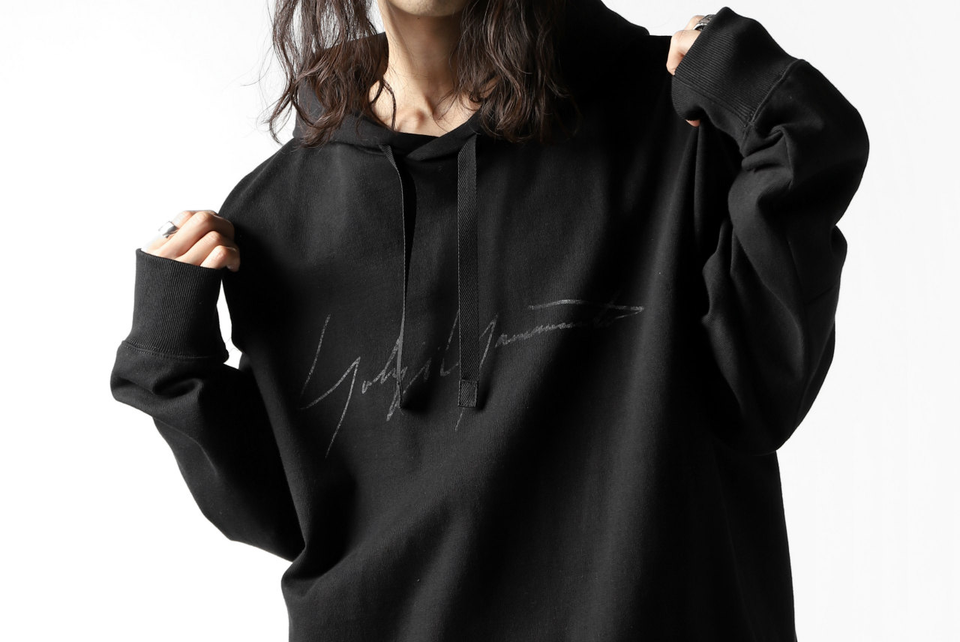 Y-3 黒色 フード付きパーカー Yohji Yamamoto サイン入り Y-3 Yohji Y-3 黒色 フード付きパーカー Yohji Yamamoto サイン入り Y-3 Yohji